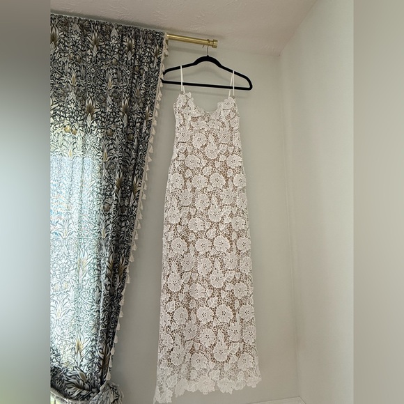 Commense White Lace Midi Dress - Picture 3 of 7